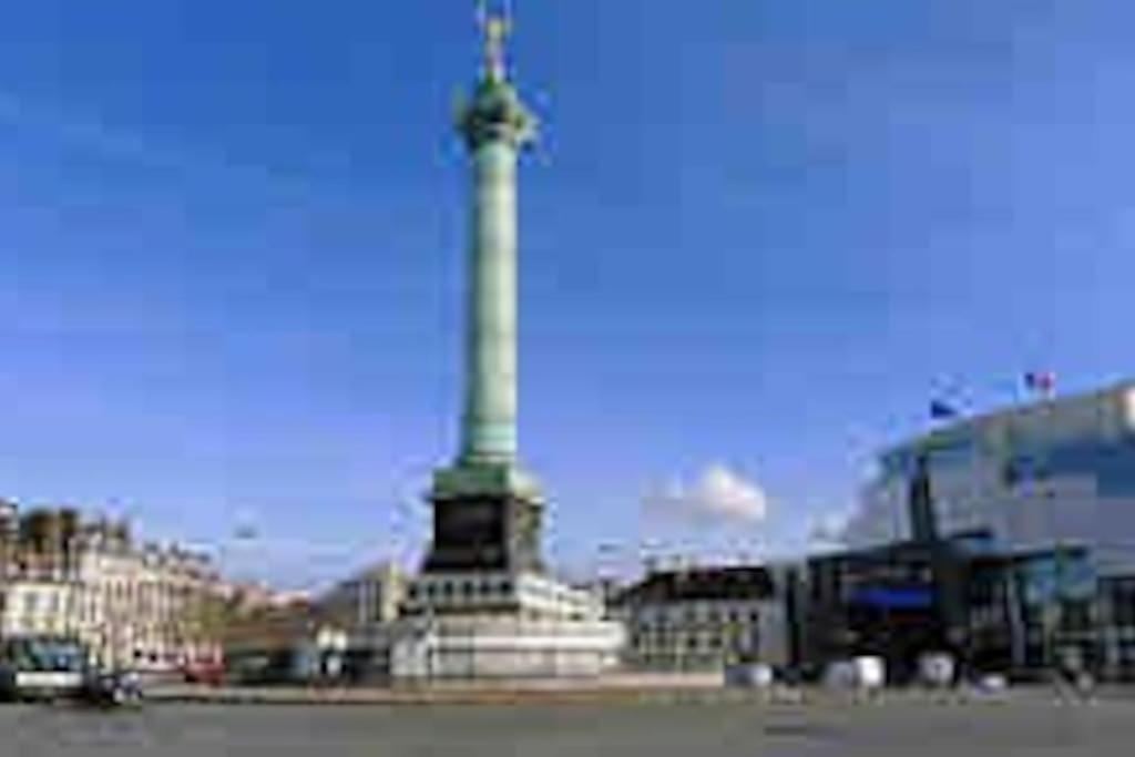 Appartement Chez Gustave: Clim Calm,saint Paul Marais, 2guests Parijs